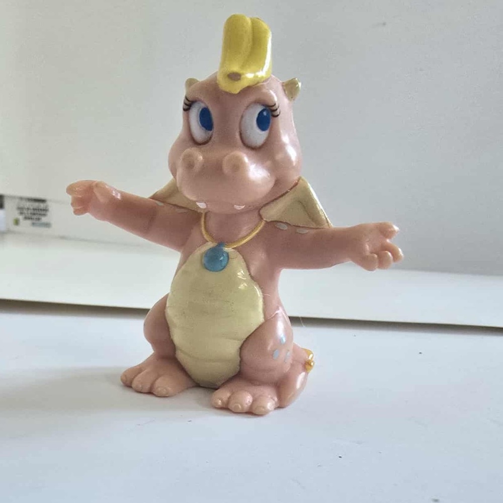 Dragon Tales CASSIE PVC Hasbro 2000 Pink Dragon 2.75"